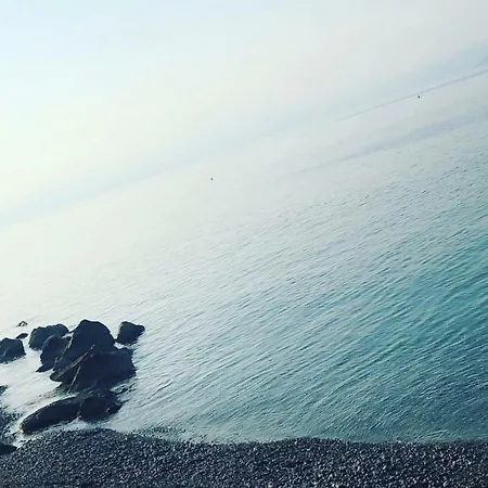 شقة Kamari Beach House