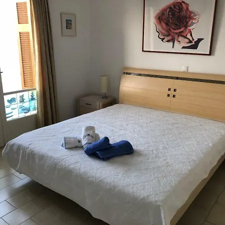 Kamari Beach House غزيلوكاسترون