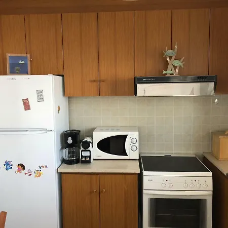 Kamari Beach House شقة *