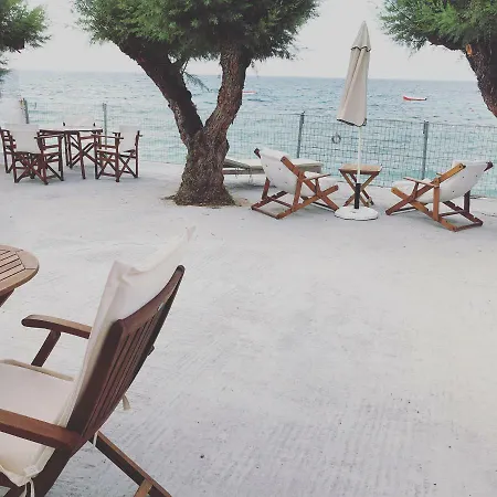 Kamari Beach House غزيلوكاسترون