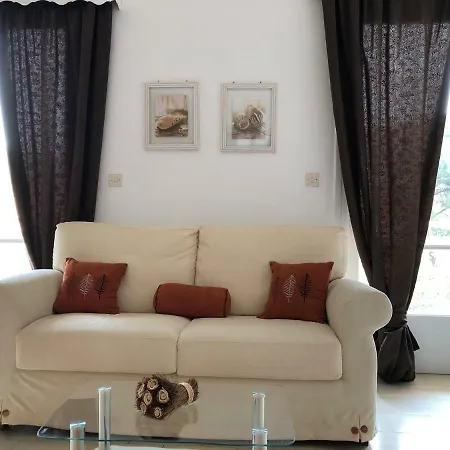 Kamari Beach House غزيلوكاسترون