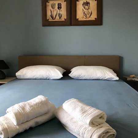 شقة Kamari Beach House