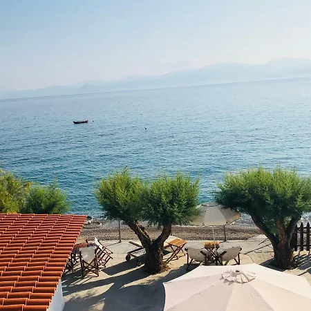شقة Kamari Beach House