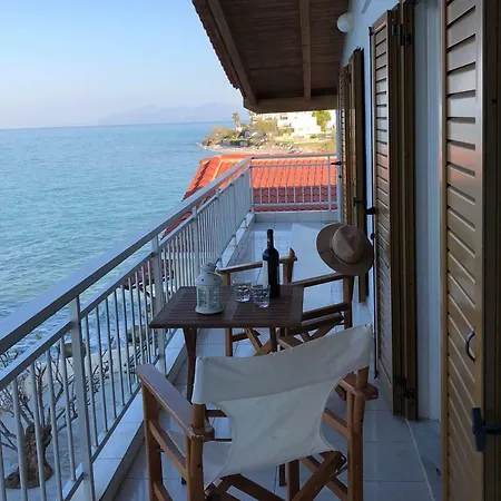 Kamari Beach House شقة غزيلوكاسترون