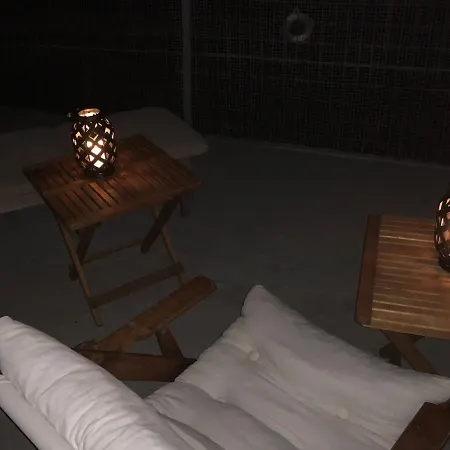شقة Kamari Beach House *