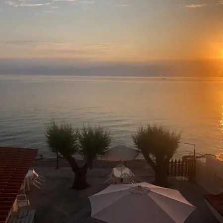 شقة Kamari Beach House